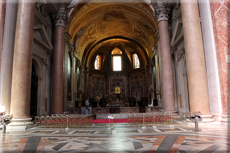 foto Basilica di Santa Maria degli Angeli